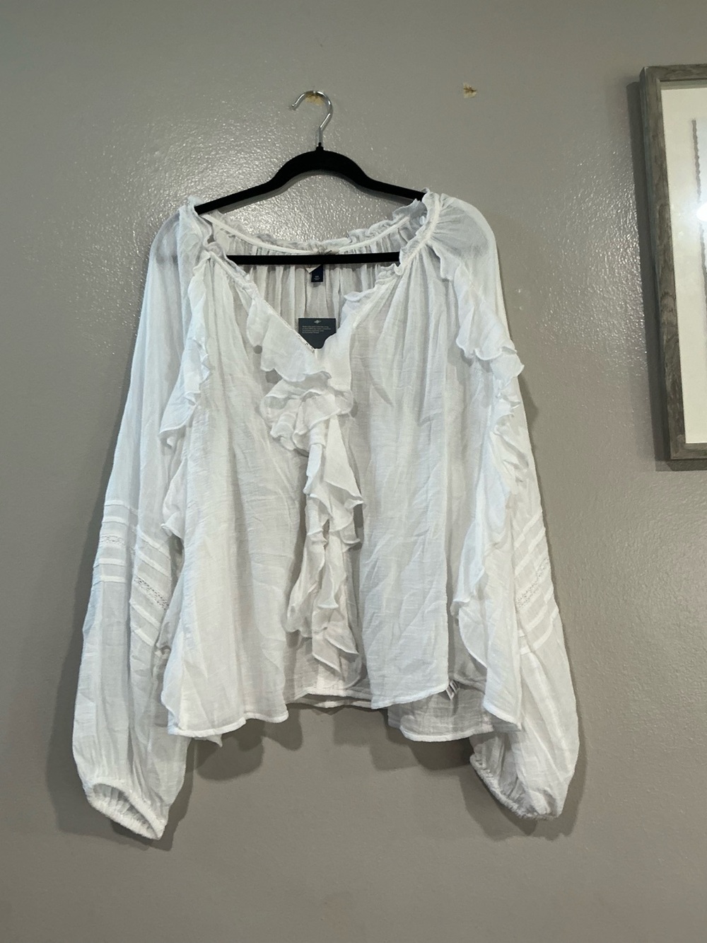 Women’s Balloon Long Sleeve V neck Blouse. White.  XXL